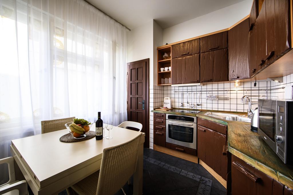 Aplend City Hviezdoslavovo Namestie Bratislava Exterior foto